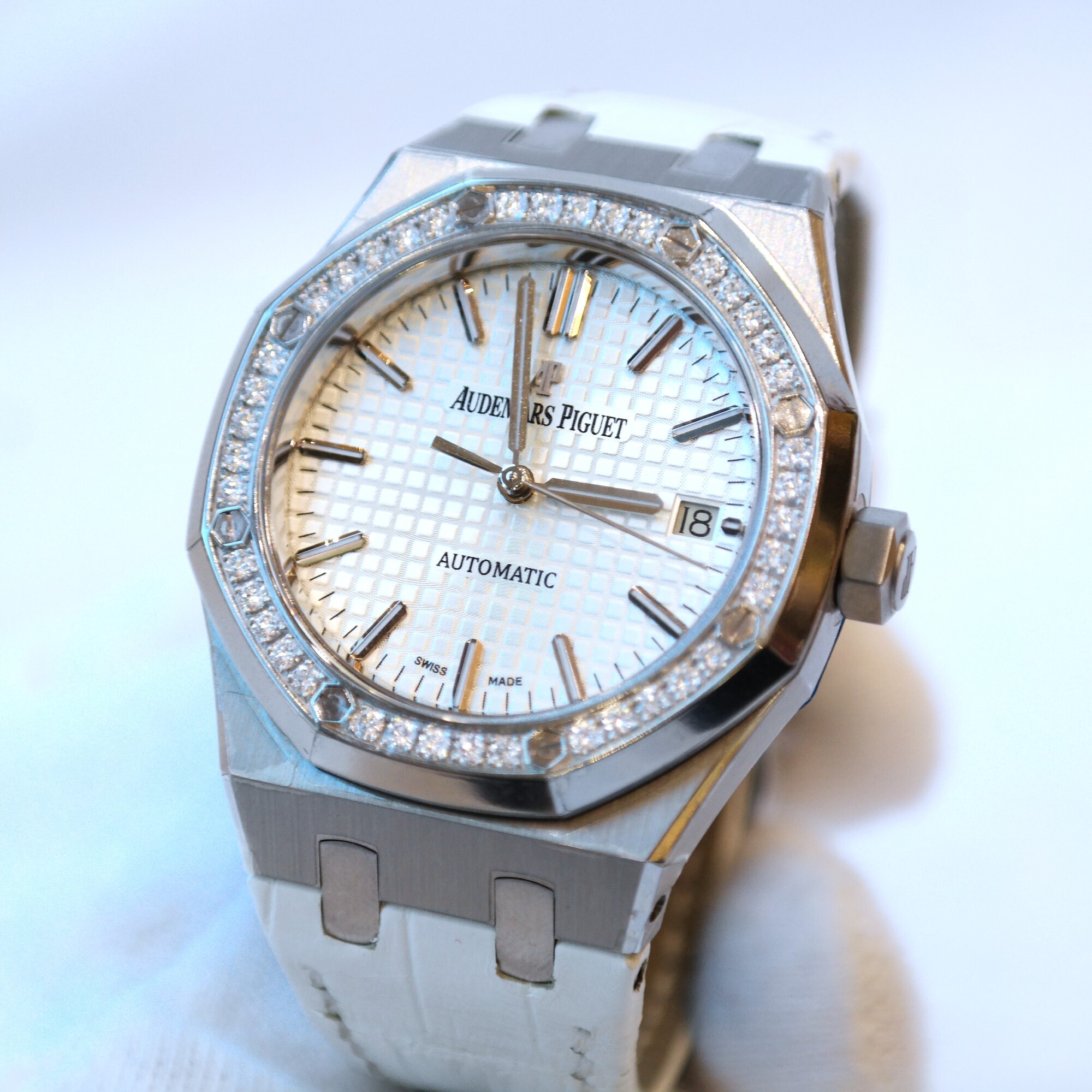 Pre-owned Audemars Piguet Royal Oak Steel White Dial 37mm 15451ST.ZZ.D011CR.01