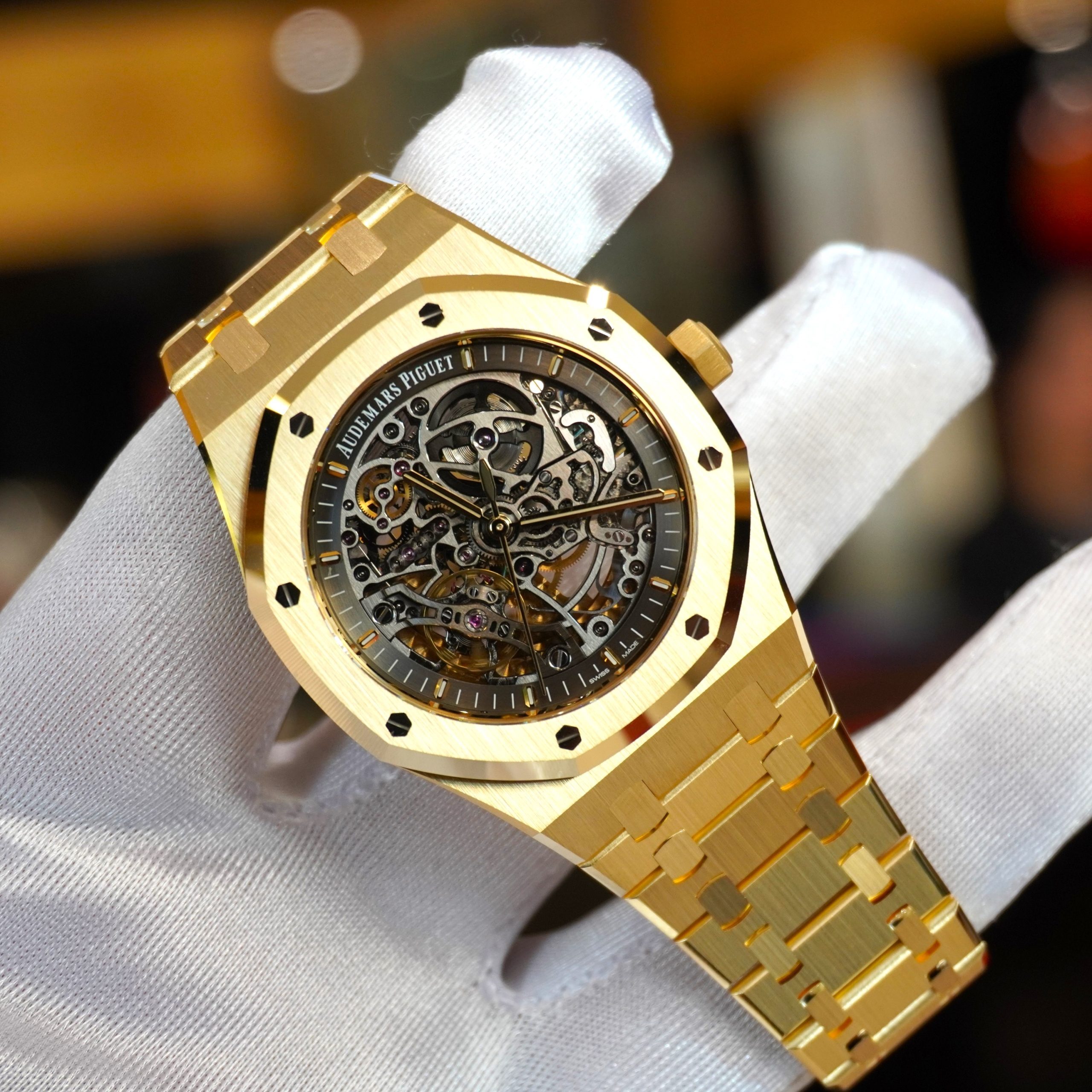 Pre-owned Audemars Piguet Royal Oak Openworked 41mm Yellow Gold Black Toned Dial 15407BA.OO.1220BA.01