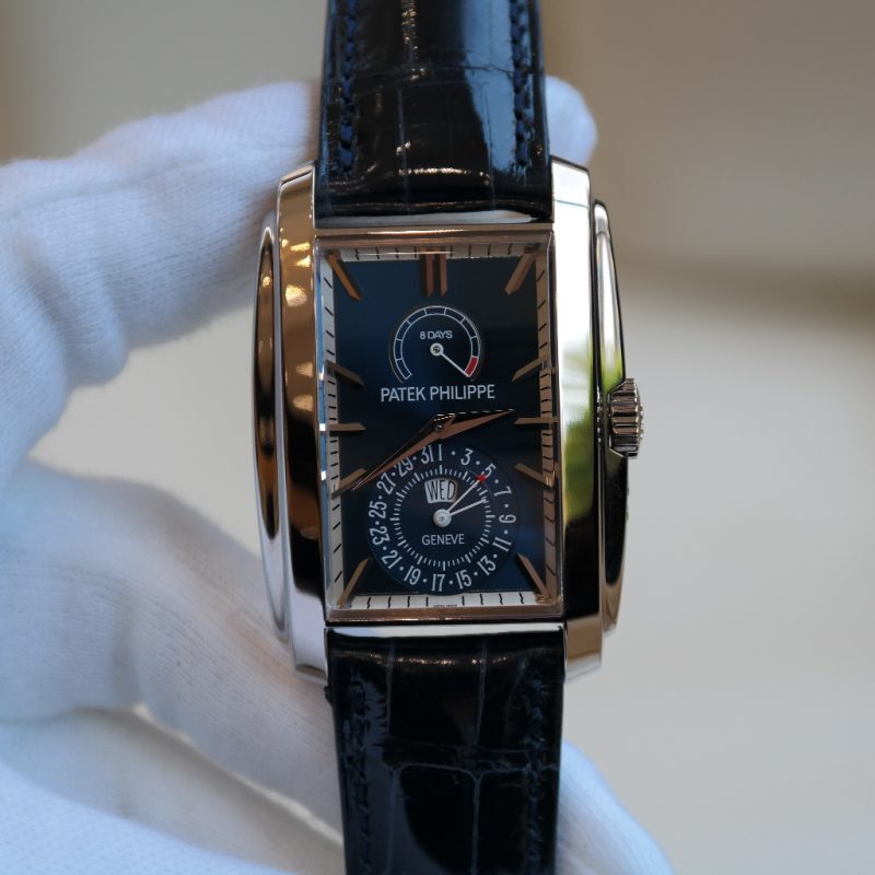 Pre-Owned Patek Philippe Gondolo White Gold 32mm 5200G-001
