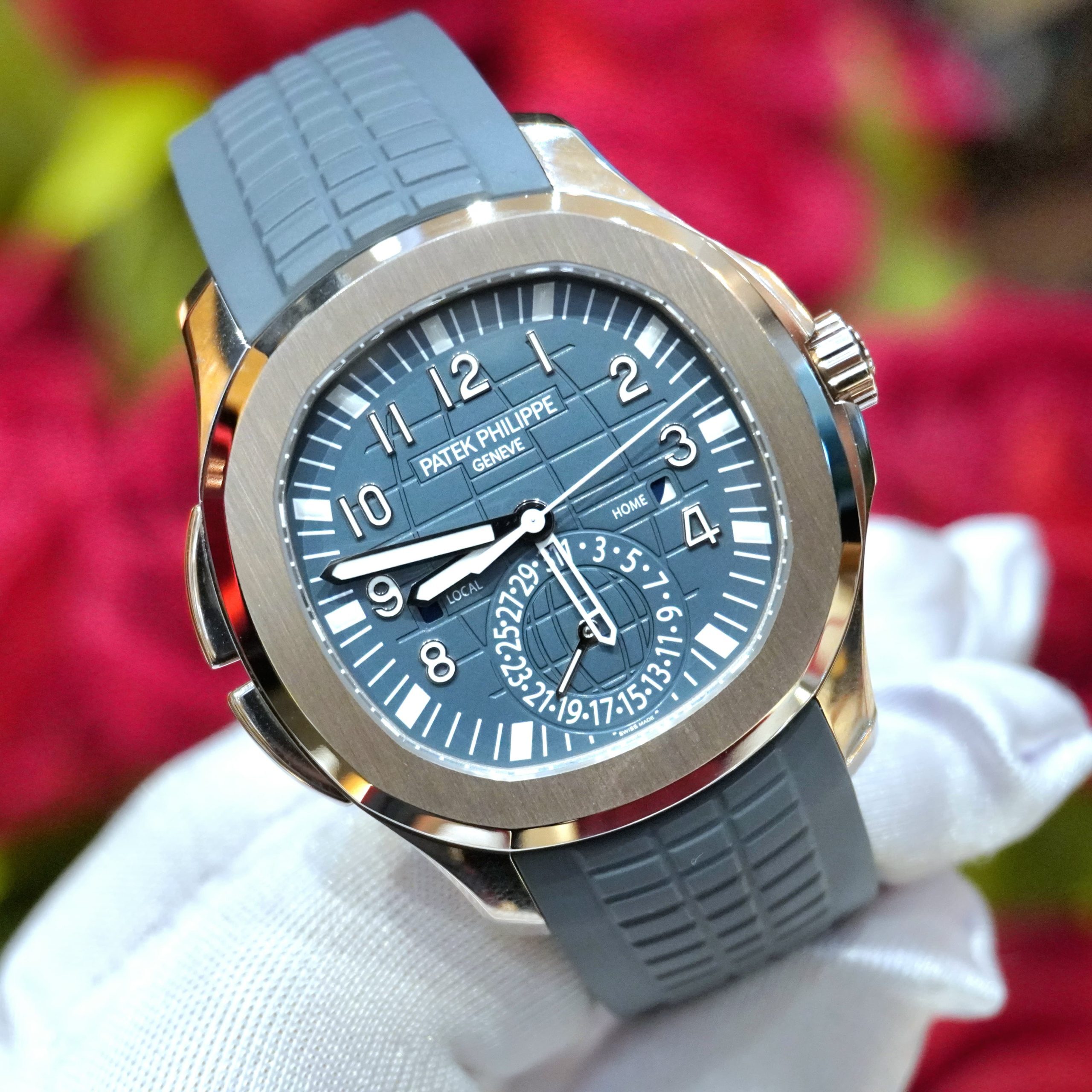 Pre-owned Patek Philippe Aquanaut Travel Time White Gold Blue-Grey Dial 40.8mm Blue 5164G-001
