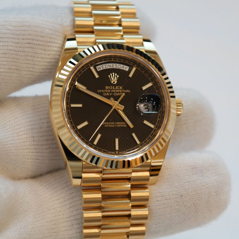 Pre-Owned Rolex Day-Date Yellow Gold 40mm Black Motif Dial President 228238