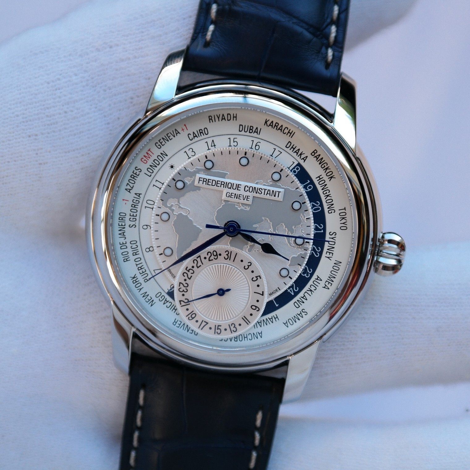 CLASSIC WORLDTIMER MANUFACTURE FC-718WM4H6