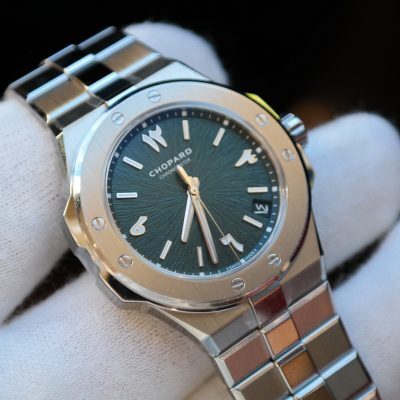 298600-3014 – in Lucent Steel A223 with Pine Green dial
