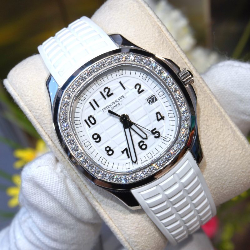 Pre-owned Patek Philippe Aquanaut Luce Stainless Steel 38.8mm White Dial Diamond Bezel 5267-200A-010